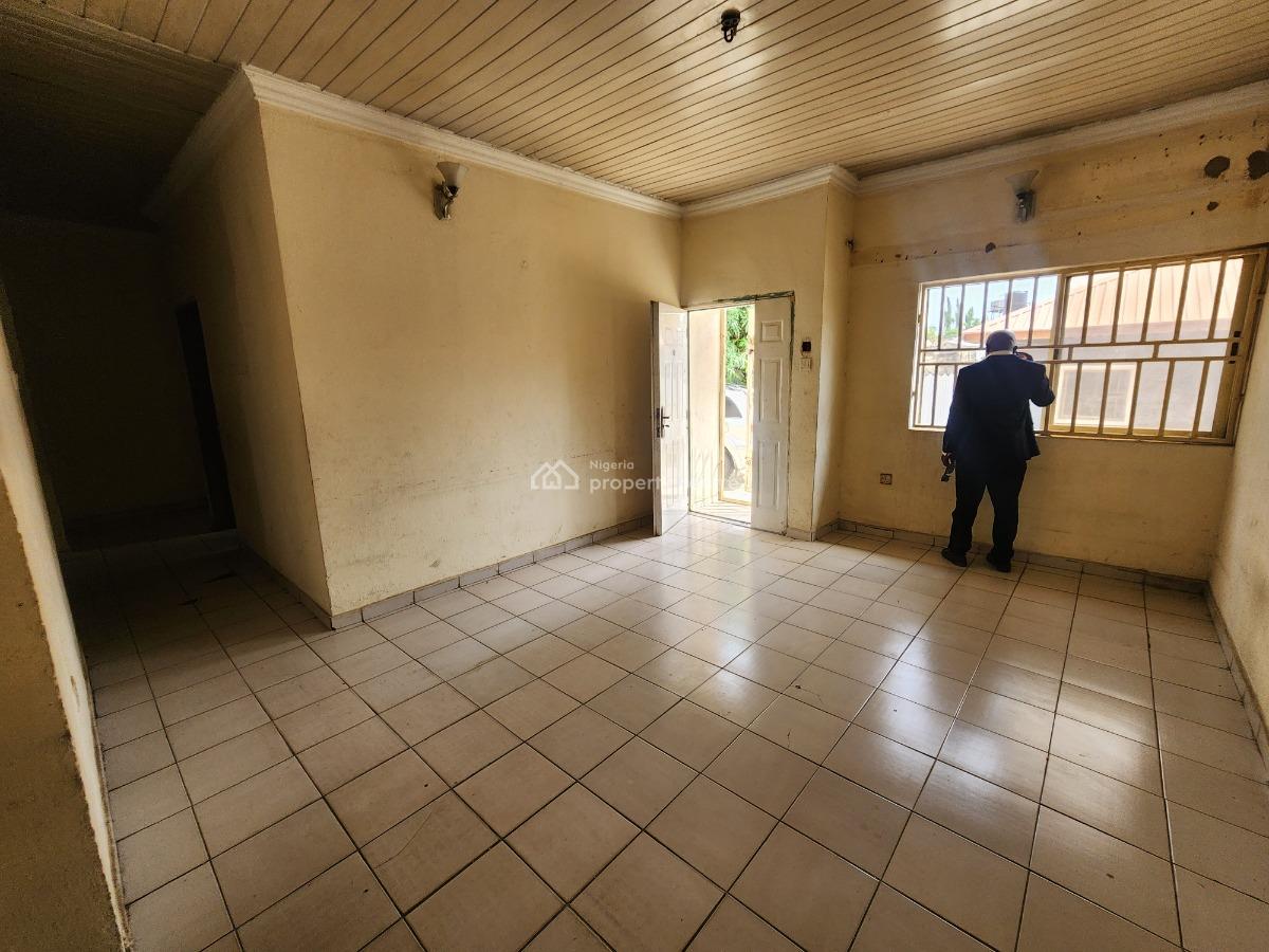 Strategically Located and Spacious 3 Bedroom Semi-detached Bungalow, Federal Ministry of Works and Housing Estate, Karu Phase I, Karu, Abuja, Semi-detached Bungalow for Sale