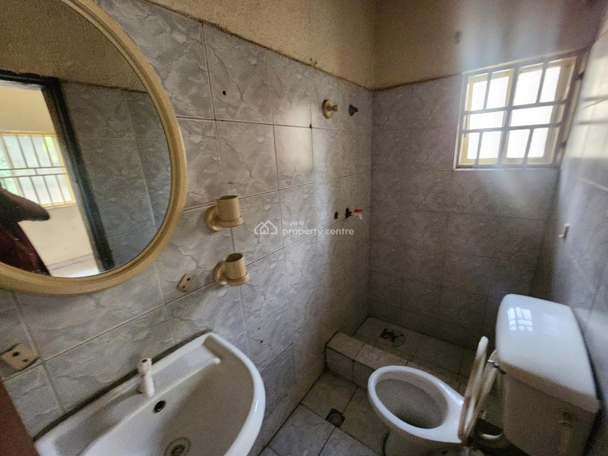 Strategically Located and Spacious 3 Bedroom Semi-detached Bungalow, Federal Ministry of Works and Housing Estate, Karu Phase I, Karu, Abuja, Semi-detached Bungalow for Sale