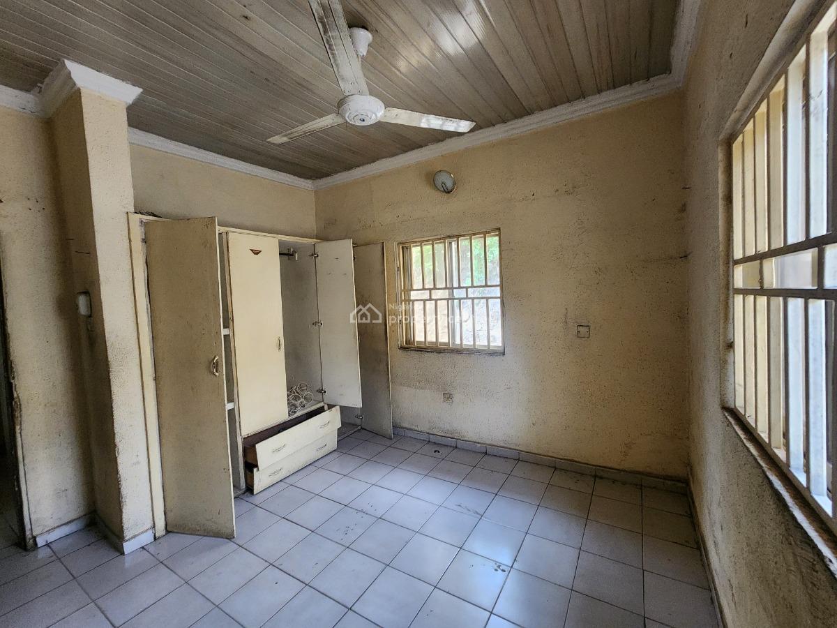 Strategically Located and Spacious 3 Bedroom Semi-detached Bungalow, Federal Ministry of Works and Housing Estate, Karu Phase I, Karu, Abuja, Semi-detached Bungalow for Sale