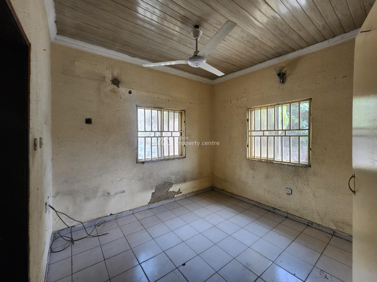 Strategically Located and Spacious 3 Bedroom Semi-detached Bungalow, Federal Ministry of Works and Housing Estate, Karu Phase I, Karu, Abuja, Semi-detached Bungalow for Sale