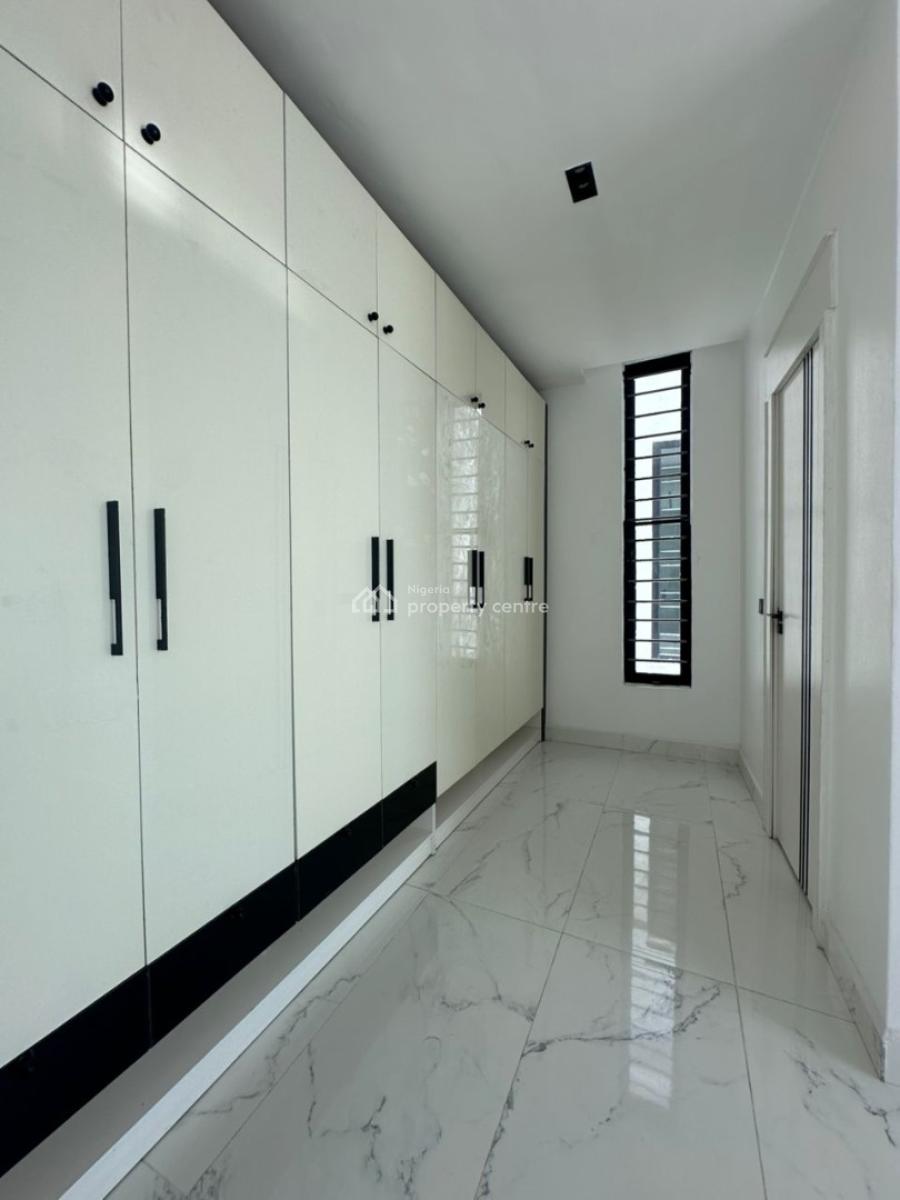 Spacious 5bedroom Detached with Pool  and Bq, Located in Chevron, Lekki, Lagos, Detached Duplex for Sale