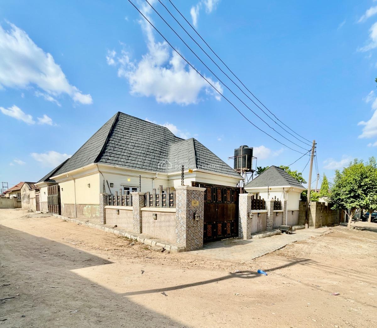 Three (3) Bedroom Bungalow with Bq, 123 Quarters, Minna, Niger, Semi-detached Bungalow for Sale