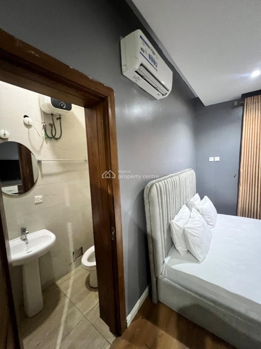 Spacious 1 Bedroom Apartment, Osapa, Lekki, Lagos, Mini Flat (room and Parlour) Short Let