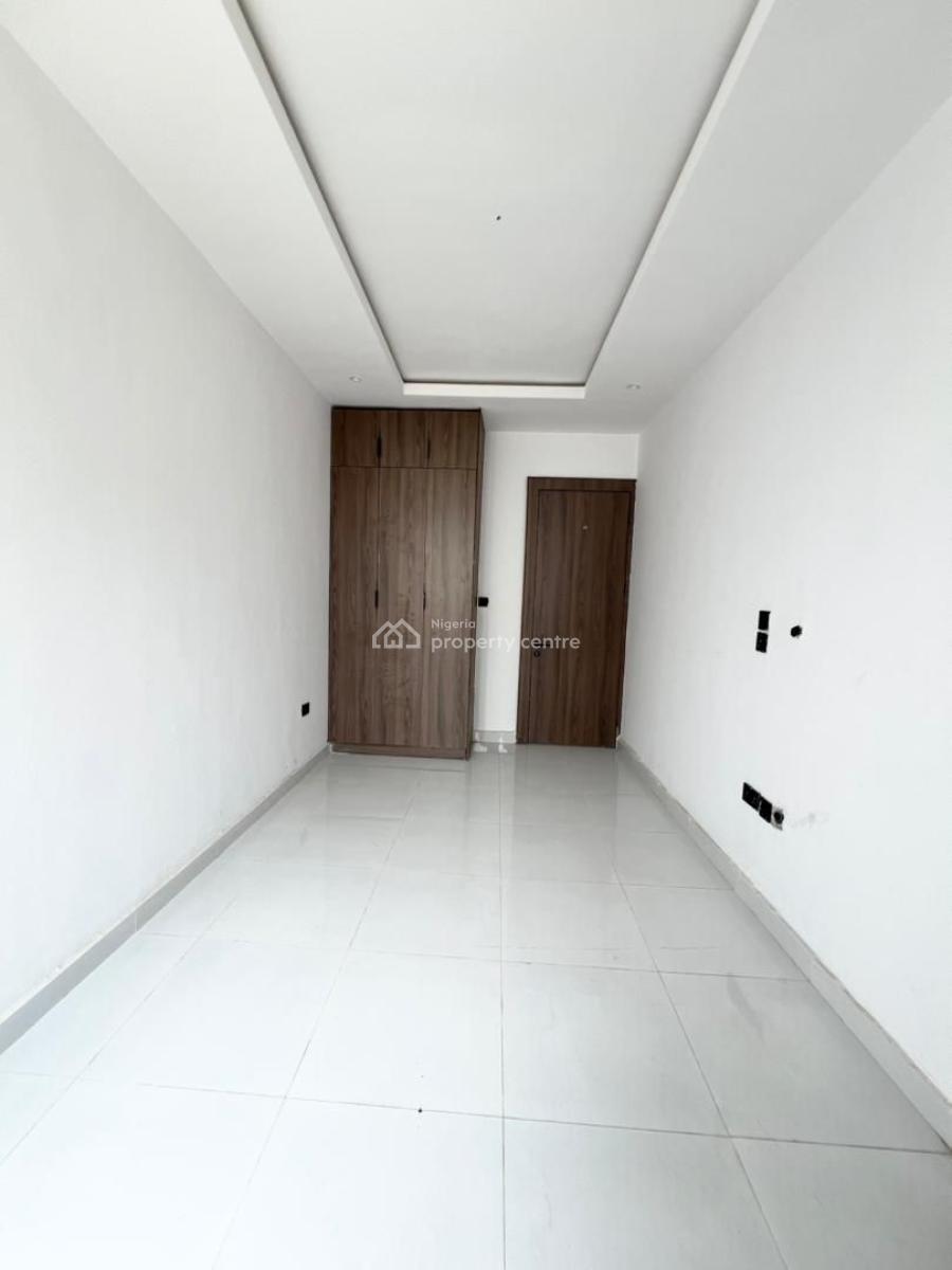 Well Built 2 Bedroom Apartment with Pool, Gym, Elevator., Lekki Phase 1, Lekki, Lagos, Flat / Apartment for Sale