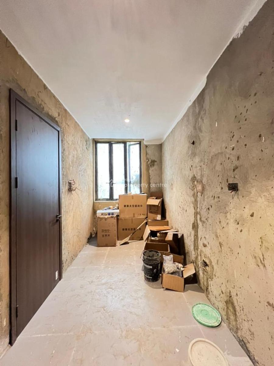 Spaciously Built 2 Bedroom Apartment, Lekki Phase 1, Lekki, Lagos, Flat / Apartment for Sale