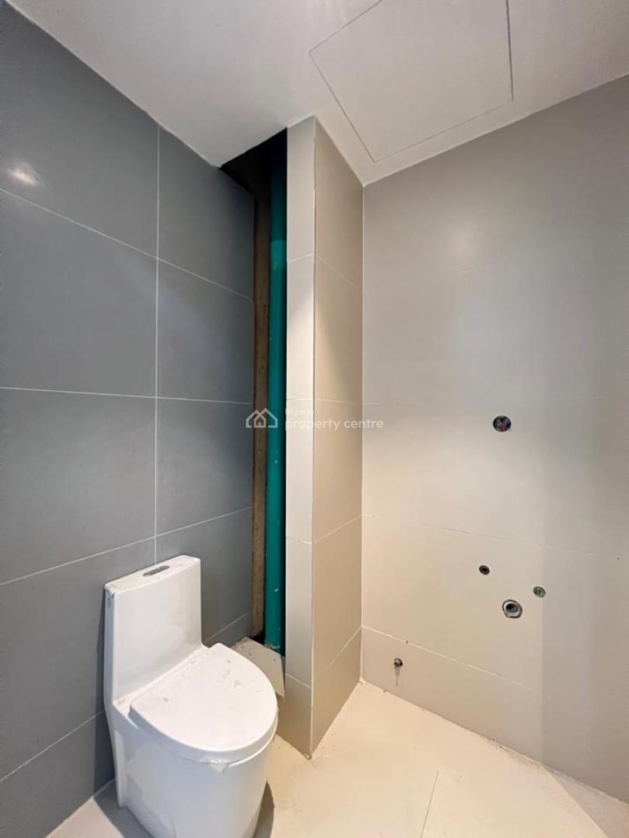 Spaciously Built 2 Bedroom Apartment, Lekki Phase 1, Lekki, Lagos, Flat / Apartment for Sale
