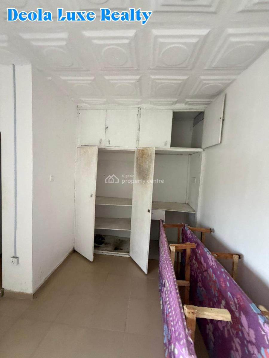 a Nice and Spacious 1 Bedrooms Apartment(upstair), Off Admiralty Way, Lekki Phase 1, Lekki, Lagos, Mini Flat (room and Parlour) for Rent