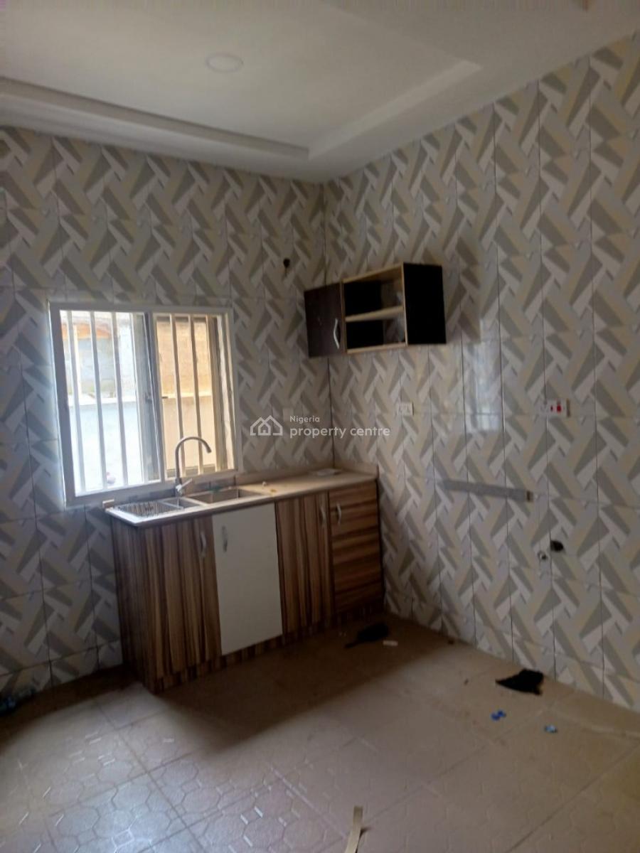 3 Bedrooms Semi-detached Duplex Penthouse with a Selfcontain Bq., Leisure, Phase 1 of Leisure Court 2 Sabon Lugbe,  Fct-abuja., Sabon Lugbe, Lugbe District, Abuja, Semi-detached Duplex for Sale