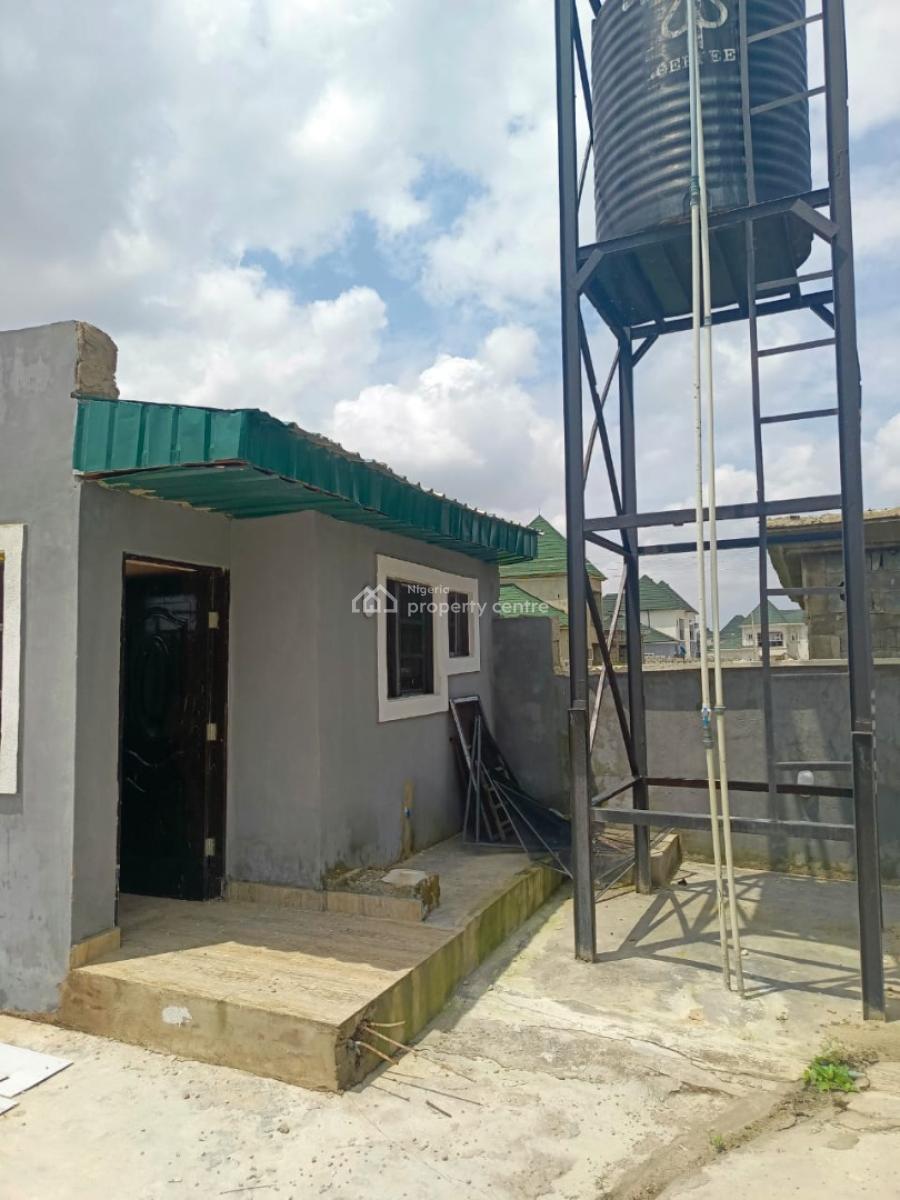 3 Bedrooms Semi-detached Duplex Penthouse with a Selfcontain Bq., Leisure, Phase 1 of Leisure Court 2 Sabon Lugbe,  Fct-abuja., Sabon Lugbe, Lugbe District, Abuja, Semi-detached Duplex for Sale