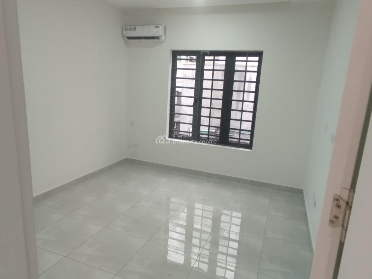 Luxury Built 3 Bedroom Apartment with a Bq, Lekki Phase 1, Lekki, Lagos, Flat / Apartment for Rent