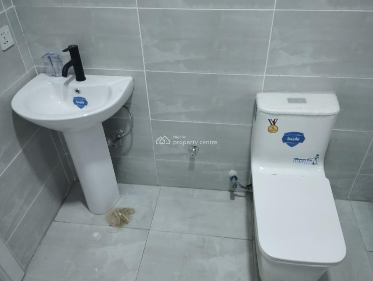 Luxury Built 3 Bedroom Apartment with a Bq, Lekki Phase 1, Lekki, Lagos, Flat / Apartment for Rent