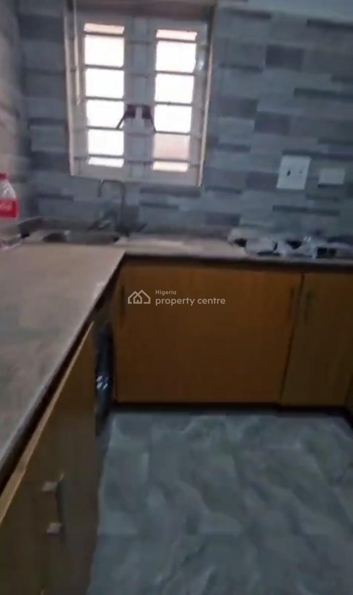 Decent Spacious Service Three Bedroom Apartment, Obele Estate Off Ogunlana Drive Junction, Surulere, Lagos, Flat / Apartment for Sale