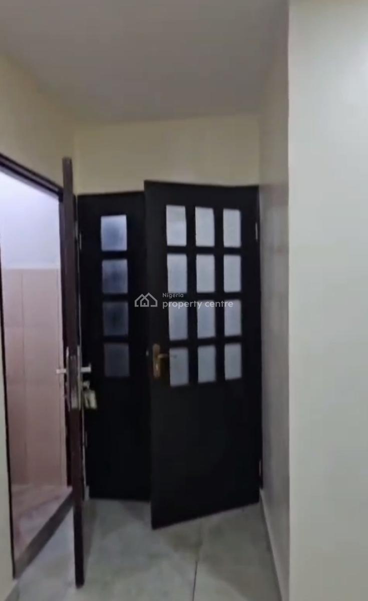 Decent Spacious Service Three Bedroom Apartment, Obele Estate Off Ogunlana Drive Junction, Surulere, Lagos, Flat / Apartment for Sale