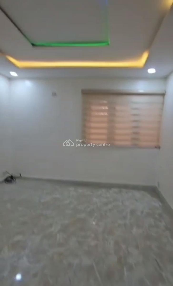 Decent Spacious Service Three Bedroom Apartment, Obele Estate Off Ogunlana Drive Junction, Surulere, Lagos, Flat / Apartment for Sale