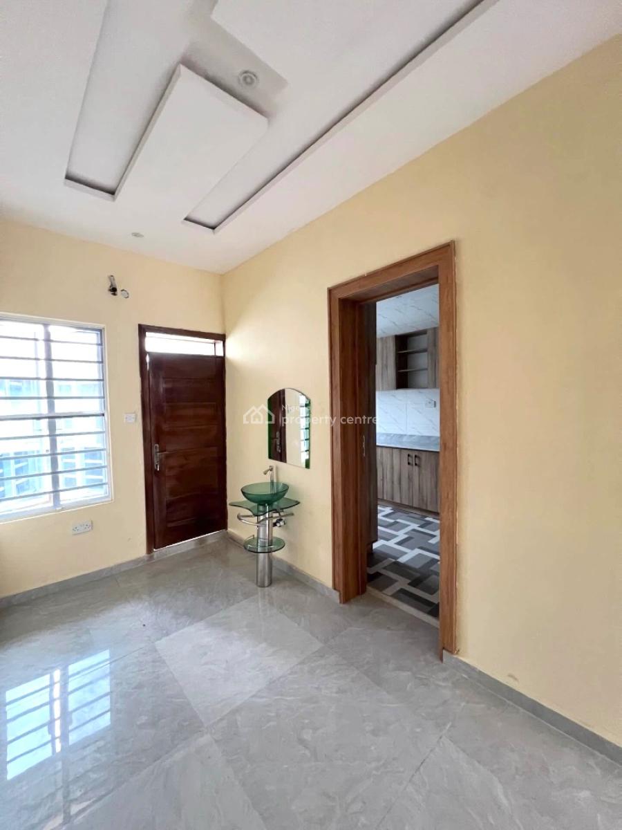 𝐅𝐔𝐋𝐋𝐘 𝐒𝐄𝐑𝐕𝐈𝐂𝐄𝐃 2 𝐁𝐄𝐃𝐑𝐎𝐎𝐌 𝐀𝐏𝐀𝐑𝐓𝐌𝐄𝐍𝐓, Ikota By Vgc, Vgc, Lekki, Lagos, Flat / Apartment for Rent