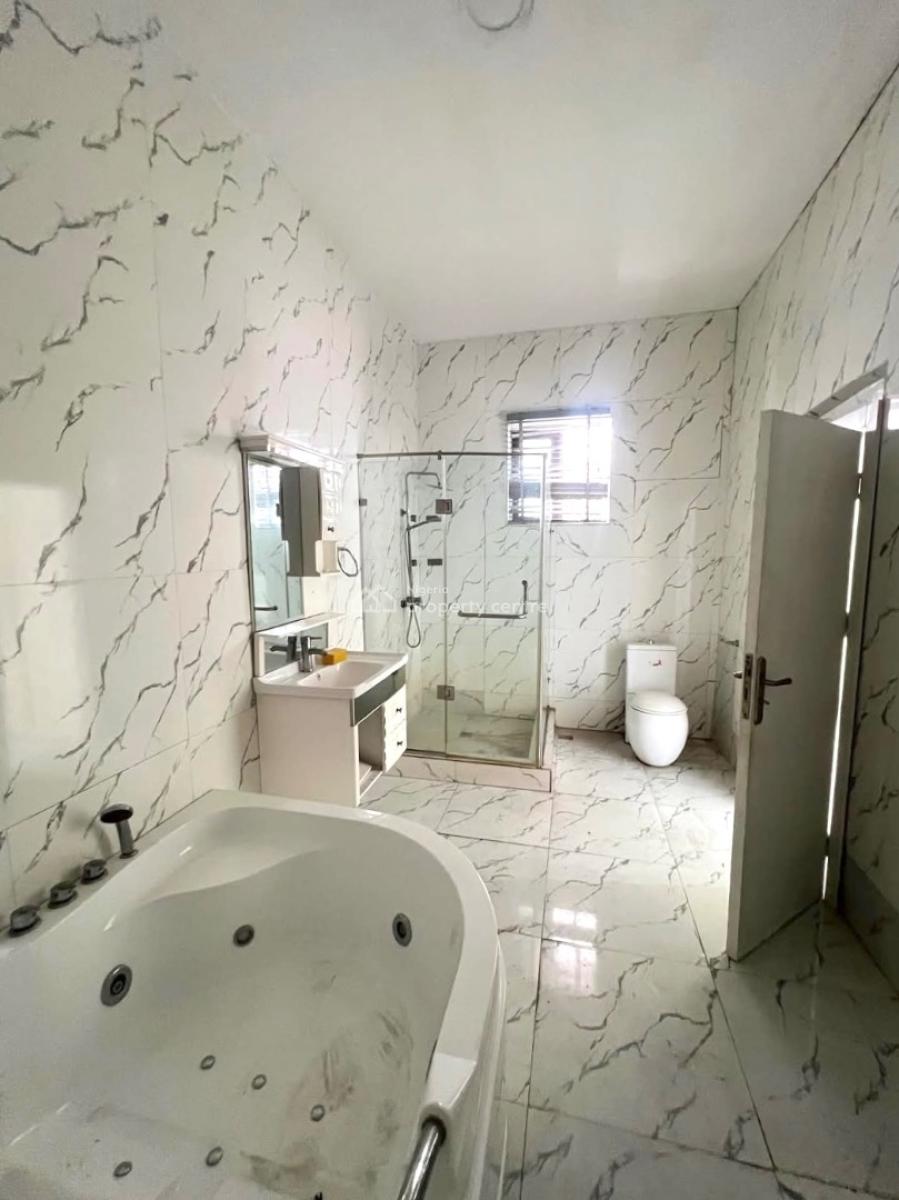 𝐌𝐀𝐈𝐍𝐓𝐀𝐈𝐍𝐄𝐃 5 𝐁𝐄𝐃𝐑𝐎𝐎𝐌 𝐃𝐄𝐓𝐀𝐂𝐇𝐄𝐃 𝐃𝐔𝐏𝐋𝐄𝐗, Chevron, Lekki, Lekki Phase 2, Lekki, Lagos, Detached Duplex for Rent