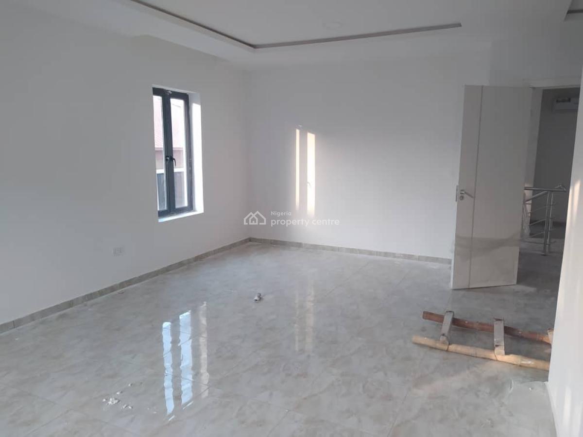 Luxury 4 Bedroom Terraced with a Bq, Lekki Phase 1, Lekki, Lagos, Terraced Duplex for Rent
