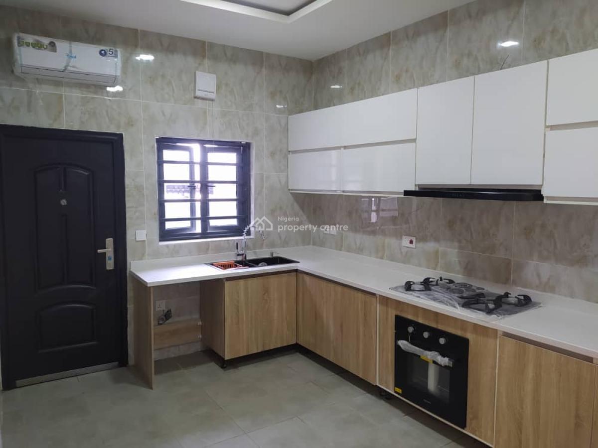 Luxury 4 Bedroom Terraced with a Bq, Lekki Phase 1, Lekki, Lagos, Terraced Duplex for Rent