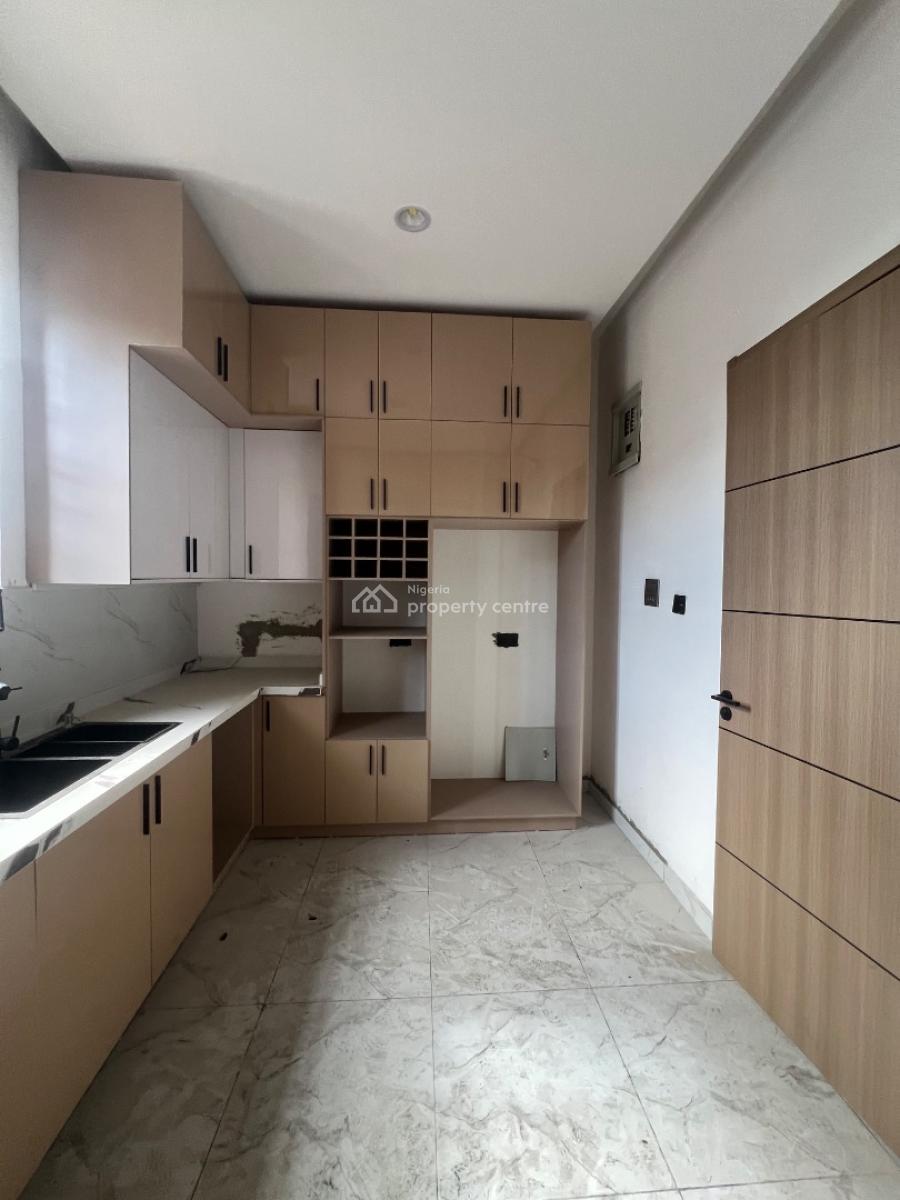 2bedroom Apartment, Lekki Phase 1, Lekki, Lagos, Flat / Apartment for Rent