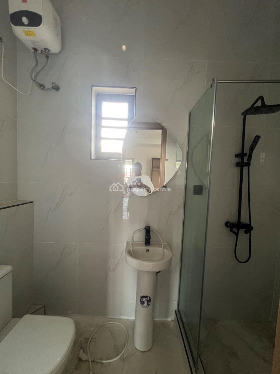 2bedroom Apartment, Lekki Phase 1, Lekki, Lagos, Flat / Apartment for Rent