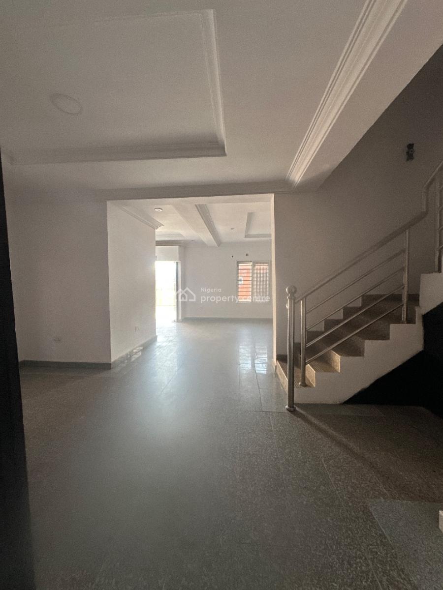 5bedrooms Semi Detached with 2 Rooms Bq Available, Lekki Phase 1, Lekki, Lagos, Semi-detached Duplex for Rent