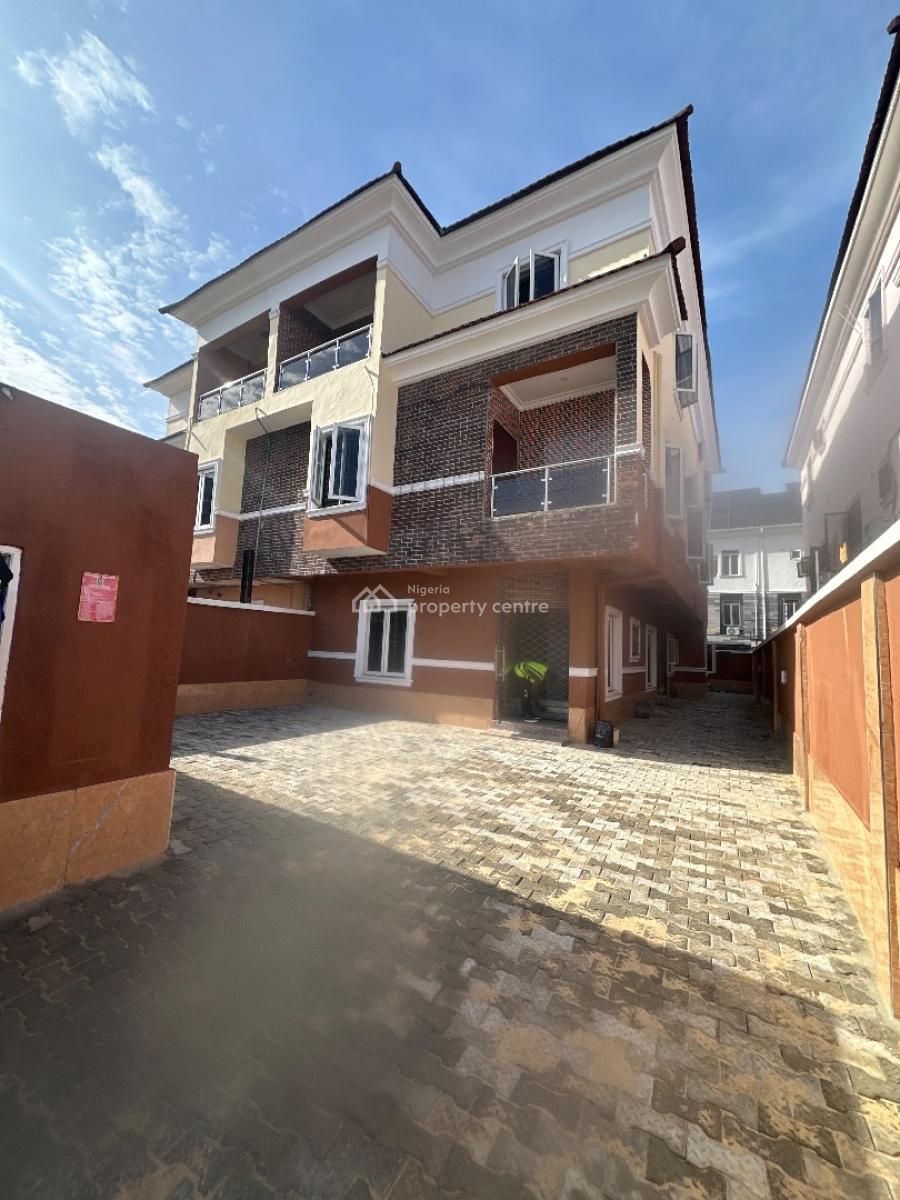 5bedrooms Semi Detached with 2 Rooms Bq Available, Lekki Phase 1, Lekki, Lagos, Semi-detached Duplex for Rent