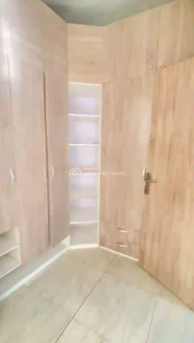 Executive Master Bedroom, Royal Pine, Orchid Rd, Lekki Phase 2, Lekki, Lagos, Flat / Apartment for Rent