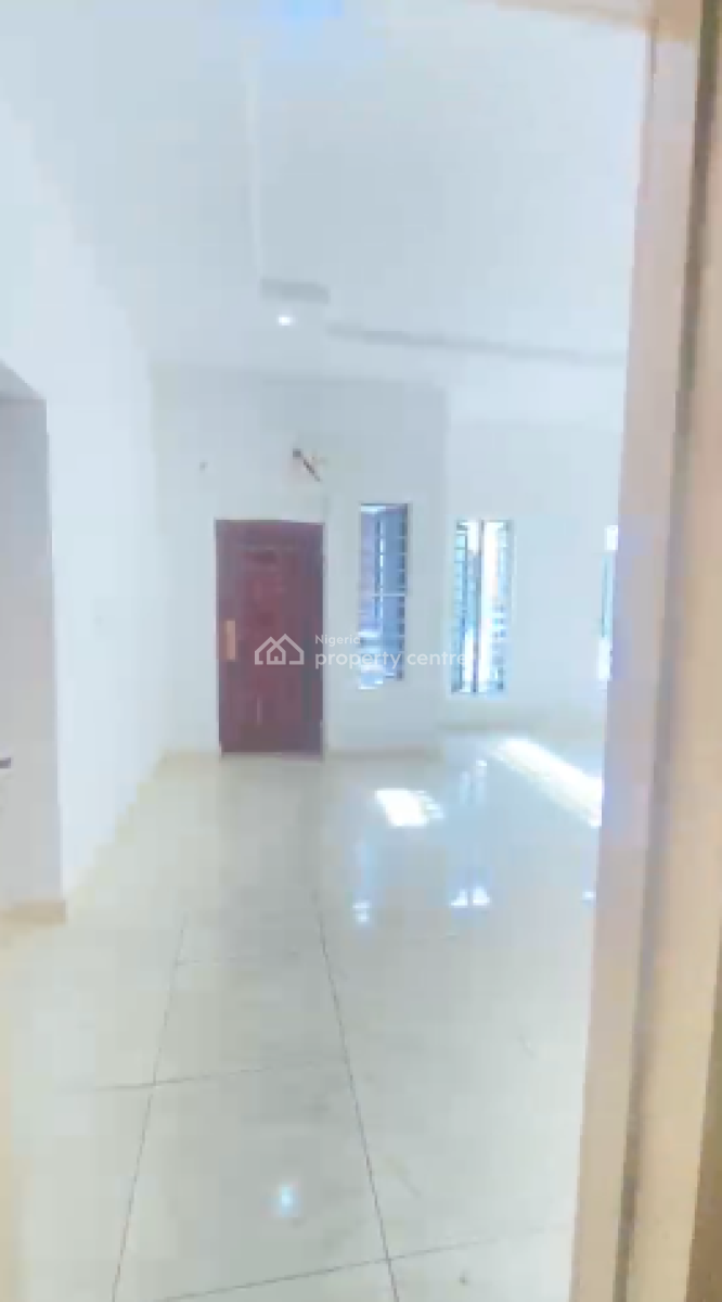 Executive Master Bedroom, Royal Pine, Orchid Rd, Lekki Phase 2, Lekki, Lagos, Flat / Apartment for Rent