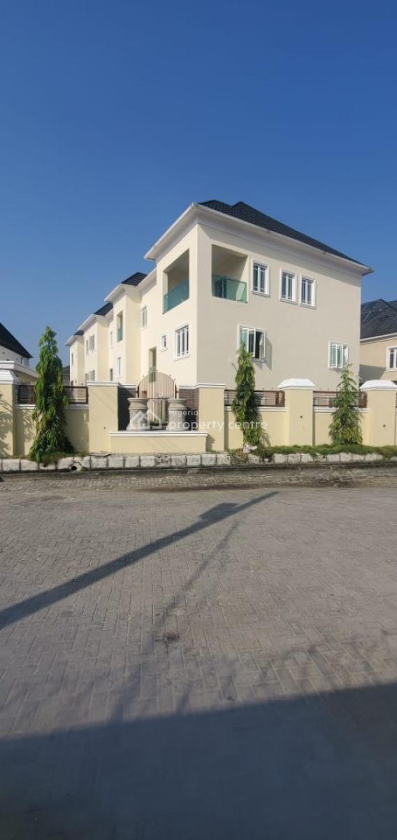 Spacious 2 Bedrooms Maisonette (flat)*, Lekki County, Lekki Expressway, Lekki, Lagos, Flat / Apartment for Rent