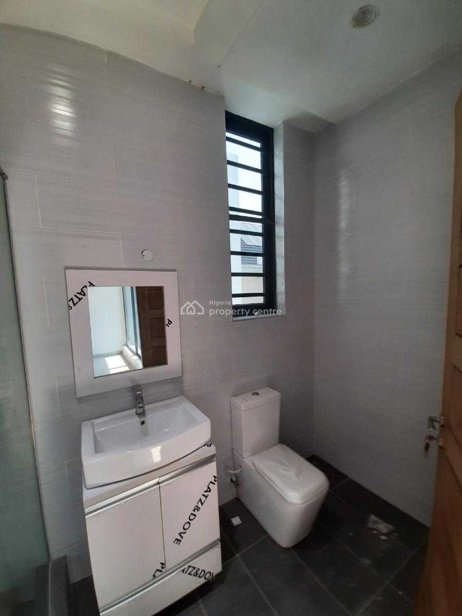 Serviced 4 Bedroom En-suite Townhouse. It Comes with a Mini Living Roo, Ikate Elegushi, Lekki, Lagos, Terraced Duplex for Rent