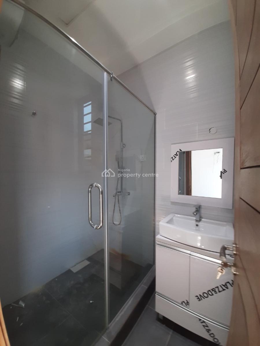 Serviced 4 Bedroom En-suite Townhouse. It Comes with a Mini Living Roo, Ikate Elegushi, Lekki, Lagos, Terraced Duplex for Rent