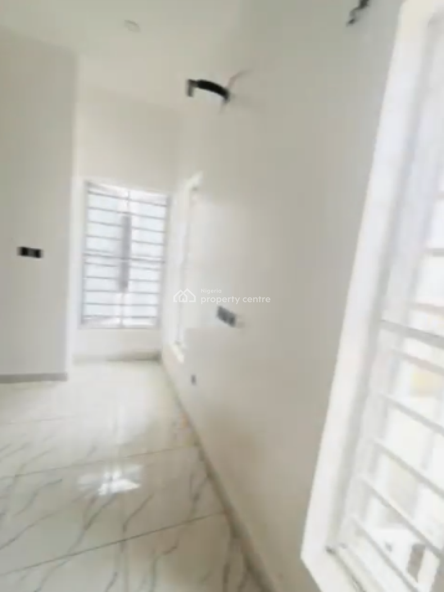 Standard Room Upstairs, Orchid Rd, Lekki Phase 2, Lekki, Lagos, Flat / Apartment for Rent