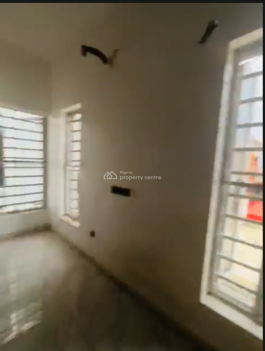 Standard Room Upstairs, Orchid Rd, Lekki Phase 2, Lekki, Lagos, Flat / Apartment for Rent