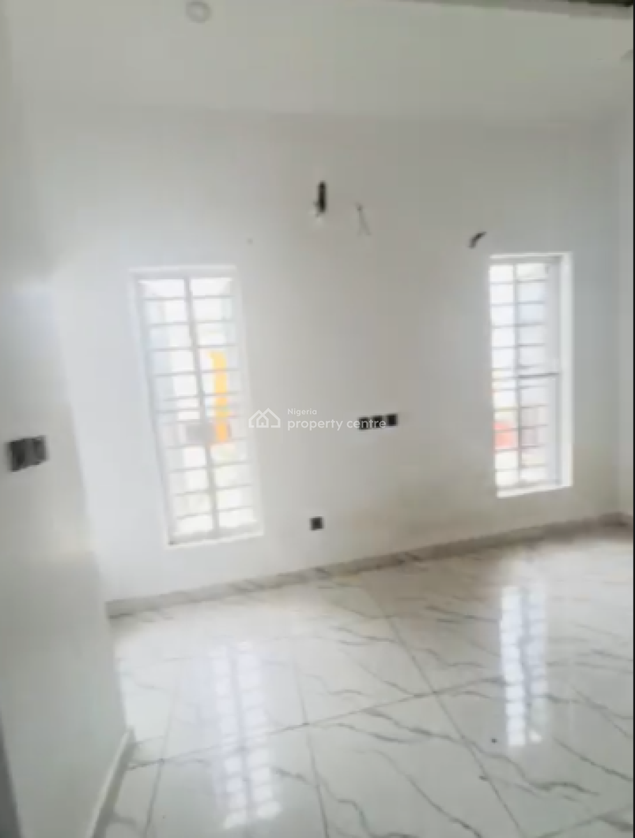 Standard Room Upstairs, Orchid Rd, Lekki Phase 2, Lekki, Lagos, Flat / Apartment for Rent