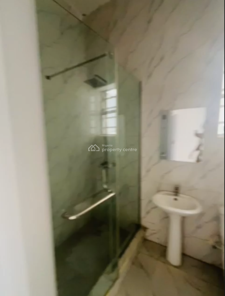 Standard Room Upstairs, Orchid Rd, Lekki Phase 2, Lekki, Lagos, Flat / Apartment for Rent