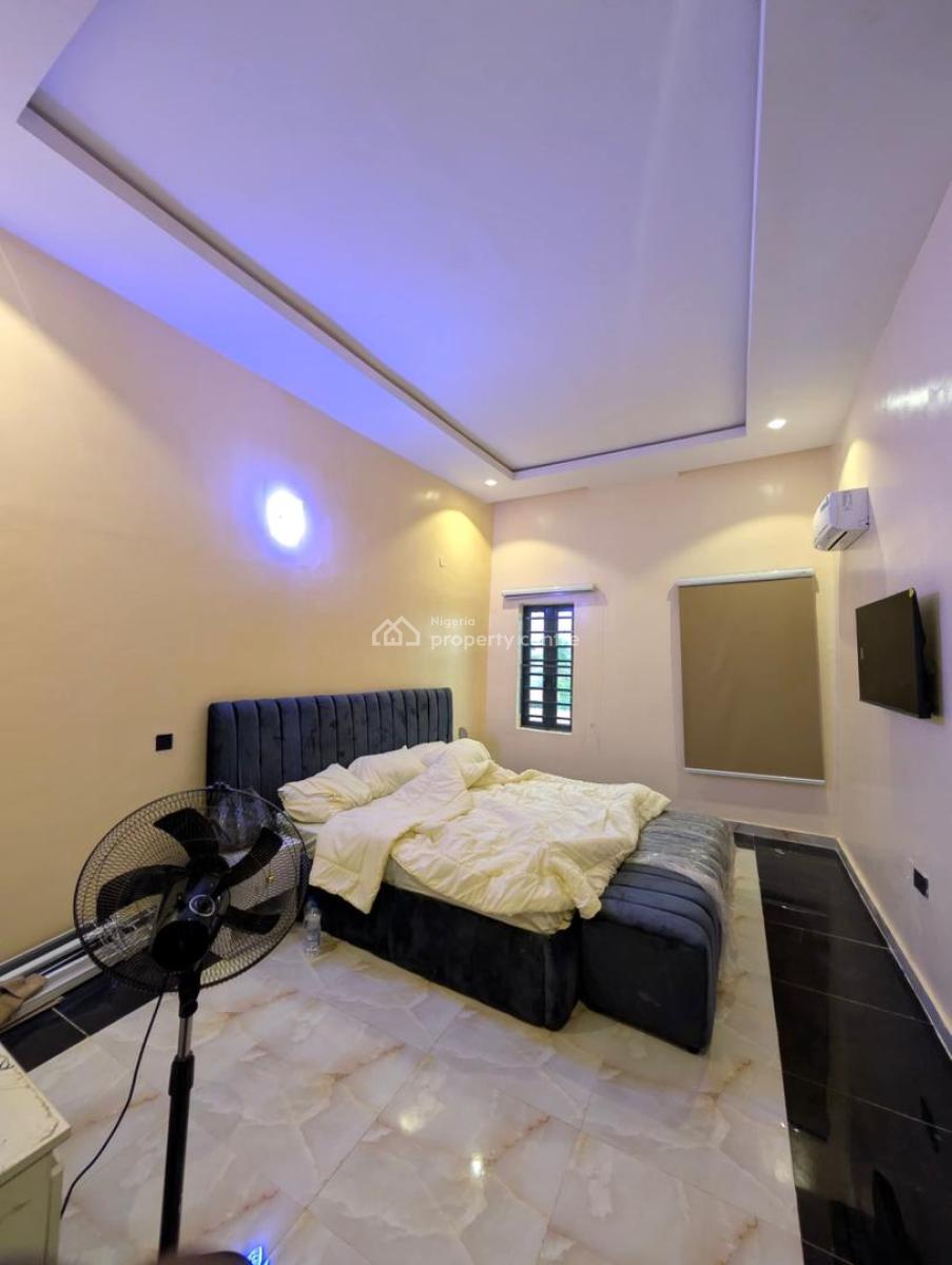 5-bedroom Triplex Built in Fotm of Terrace, Engr Lere Adigun Gra, Bashorun, Ibadan, Oyo, House for Sale