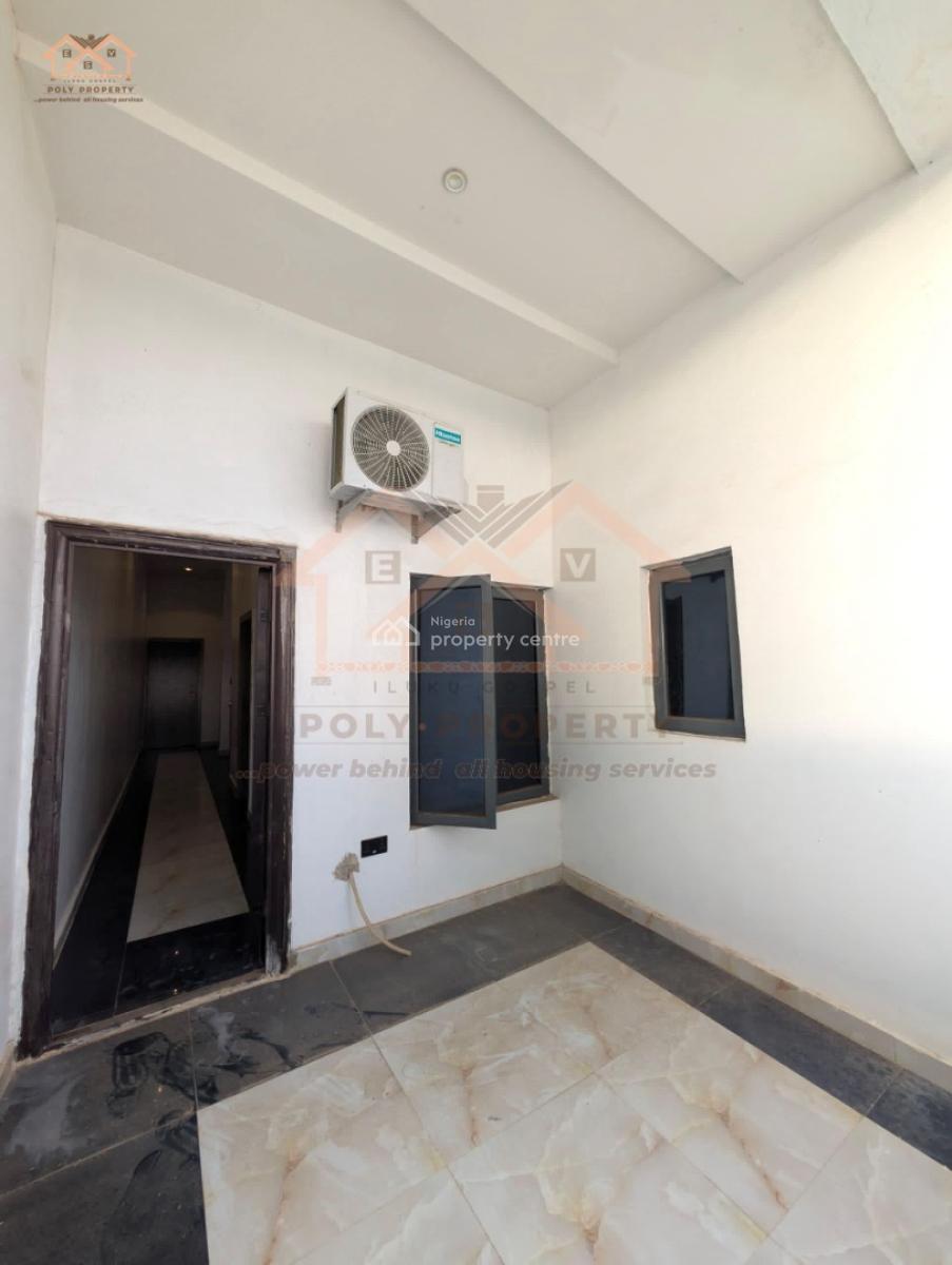 5-bedroom Triplex Built in Fotm of Terrace, Engr Lere Adigun Gra, Bashorun, Ibadan, Oyo, House for Sale
