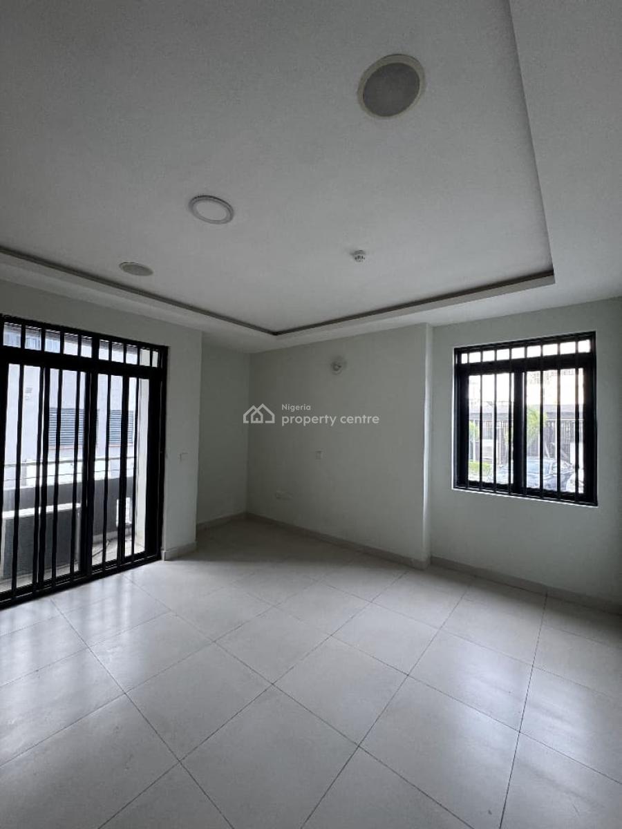 Spacious 3 Bedroom Apartment with Bq, Lekki Phase 1, Lekki, Lagos, Flat / Apartment for Rent