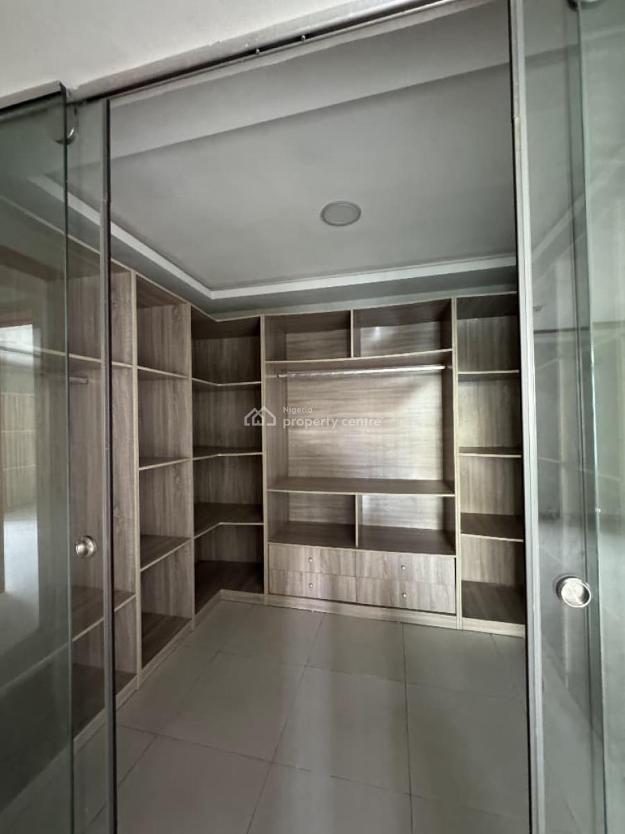 Spacious 3 Bedroom Apartment with Bq, Lekki Phase 1, Lekki, Lagos, Flat / Apartment for Rent