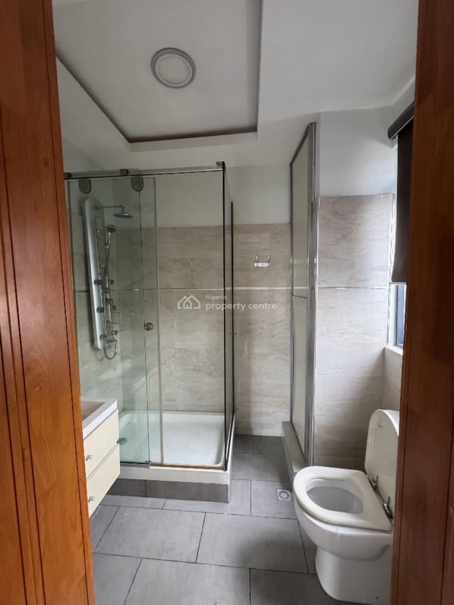 Spacious 3 Bedroom Apartment with Bq, Lekki Phase 1, Lekki, Lagos, Flat / Apartment for Rent