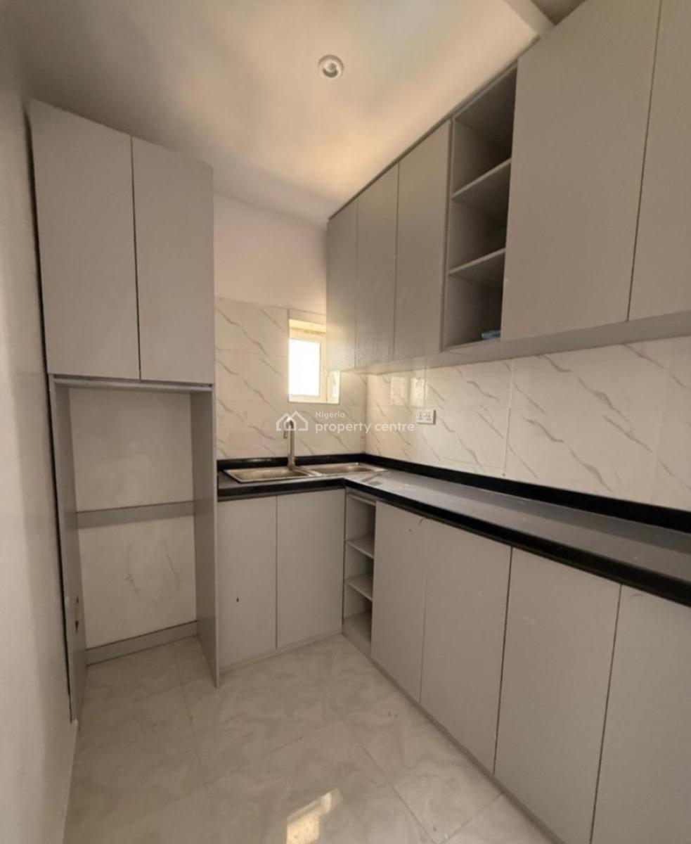 Newly Built and Serviced with 24/7 Power Supply 2 Bedroom En-suite Fla, Ikate, Lekki, Lagos, Flat / Apartment for Rent