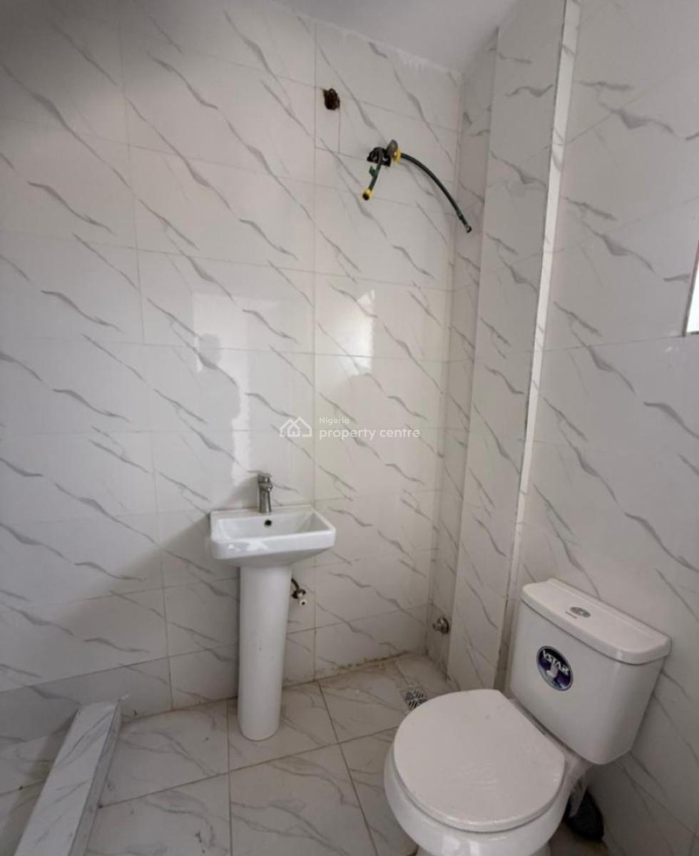 Newly Built and Serviced with 24/7 Power Supply 2 Bedroom En-suite Fla, Ikate, Lekki, Lagos, Flat / Apartment for Rent