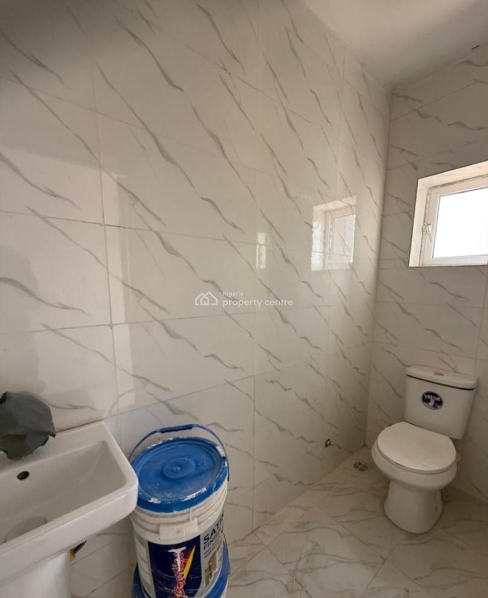Newly Built and Serviced with 24/7 Power Supply 2 Bedroom En-suite Fla, Ikate, Lekki, Lagos, Flat / Apartment for Rent