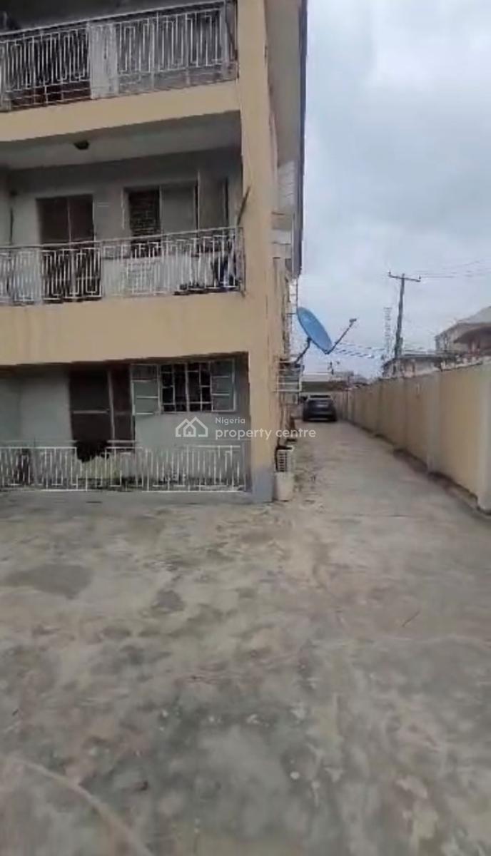 Block of 6 Nos of 2 Bedrooms Flat on a Plot Corner Piece., By Deeper Life Church Sholuyi Gbagada, Gbagada, Lagos, Block of Flats for Sale