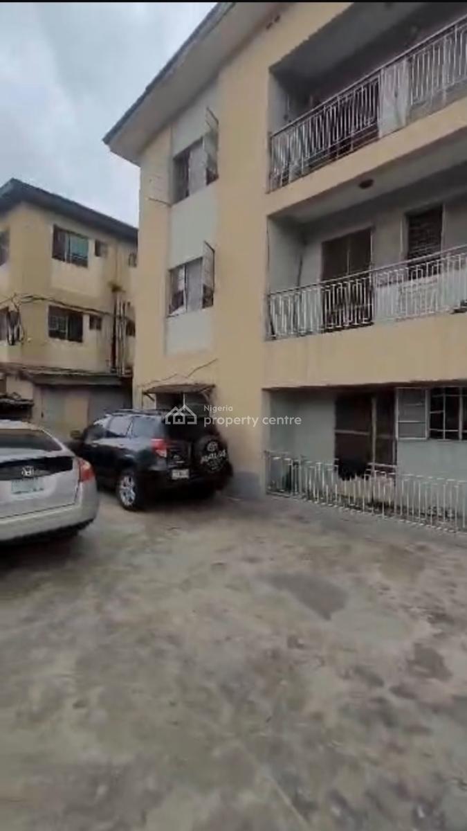 Block of 6 Nos of 2 Bedrooms Flat on a Plot Corner Piece., By Deeper Life Church Sholuyi Gbagada, Gbagada, Lagos, Block of Flats for Sale