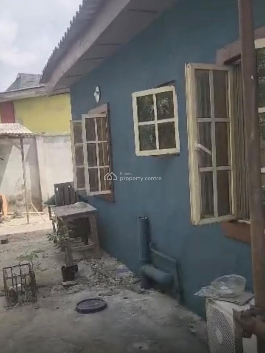 Contemporary 3 Bedroom Bungalow All Room Ensuites,self Compound Avail, Gold Crescent, Jakande Isolo Lagos Nigeria, Isolo, Lagos, Detached Bungalow for Sale