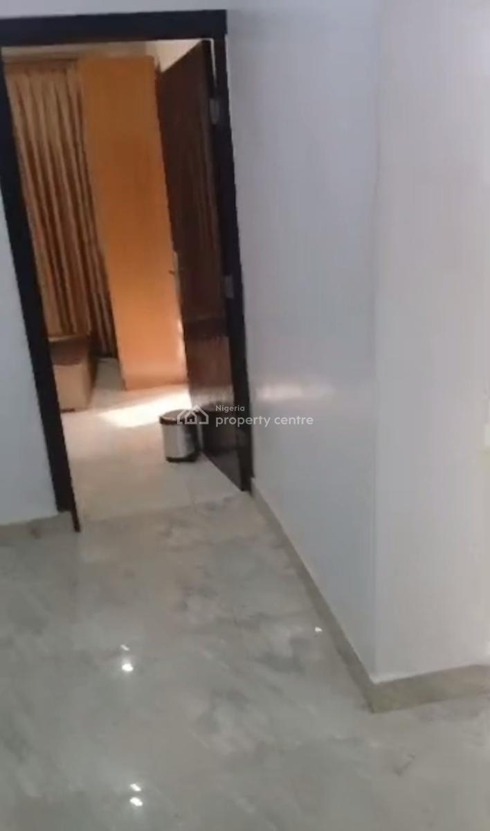 Serviced Spacious Standard Decent Three Bedroom Apartment, Life Camp, Abuja, Flat / Apartment for Rent
