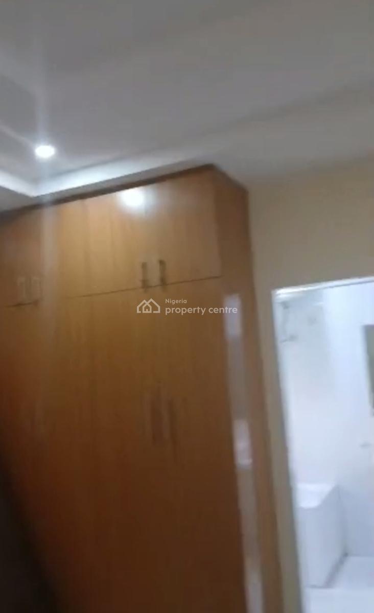 Serviced Spacious Standard Decent Three Bedroom Apartment, Life Camp, Abuja, Flat / Apartment for Rent