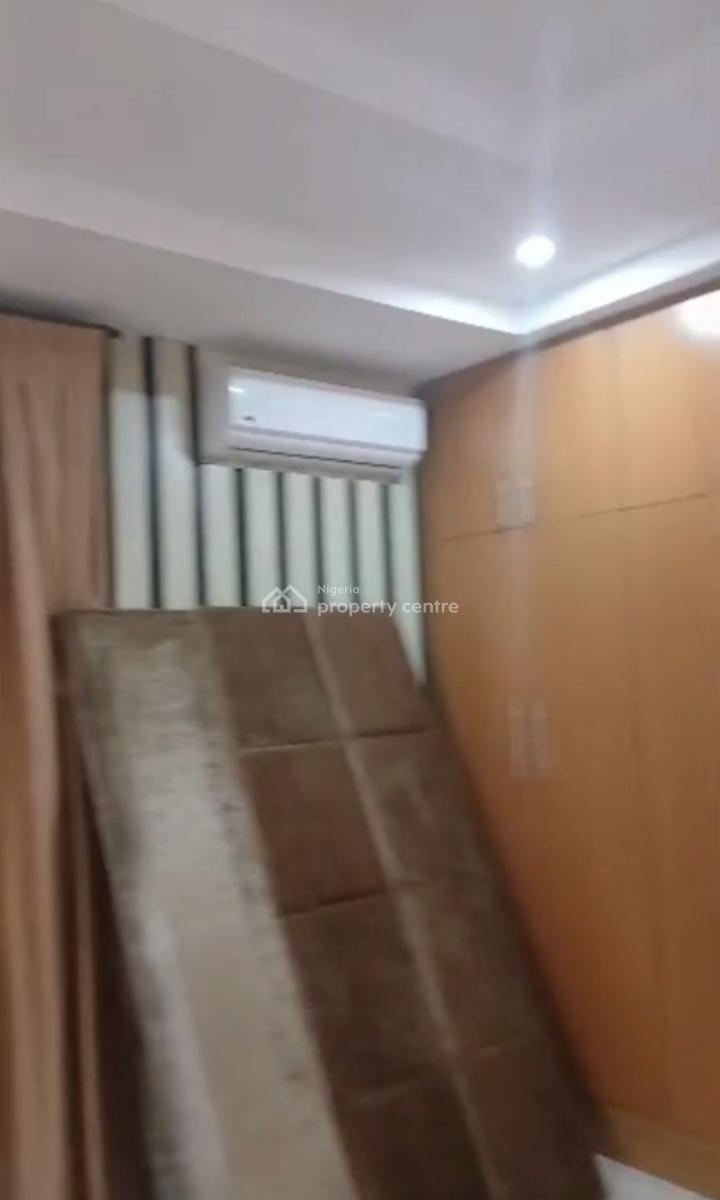 Serviced Spacious Standard Decent Three Bedroom Apartment, Life Camp, Abuja, Flat / Apartment for Rent
