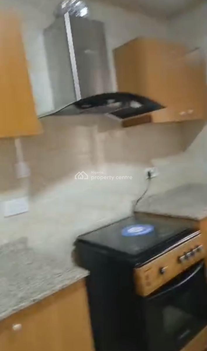 Serviced Spacious Standard Decent Three Bedroom Apartment, Life Camp, Abuja, Flat / Apartment for Rent